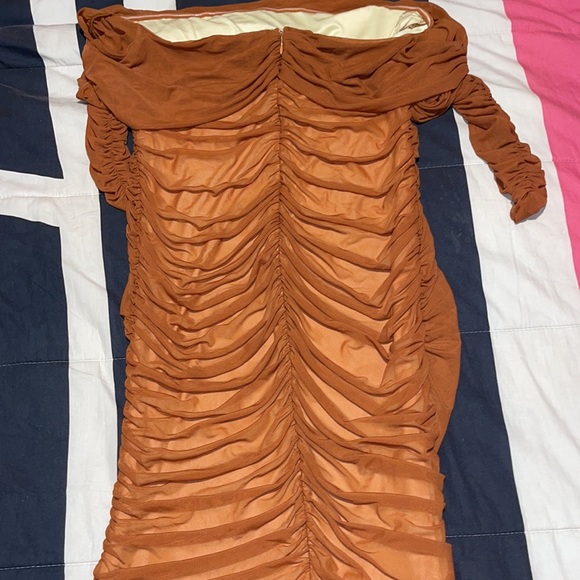 Off-Shoulder Ruched Dress - Picture 8 of 10